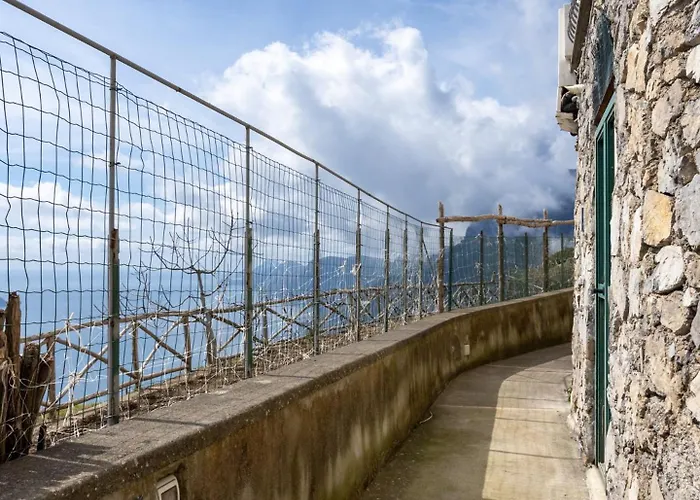 Lavinia Nocelle Semesterbostad *