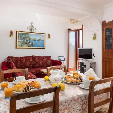 Lavinia Nocelle 포지타노